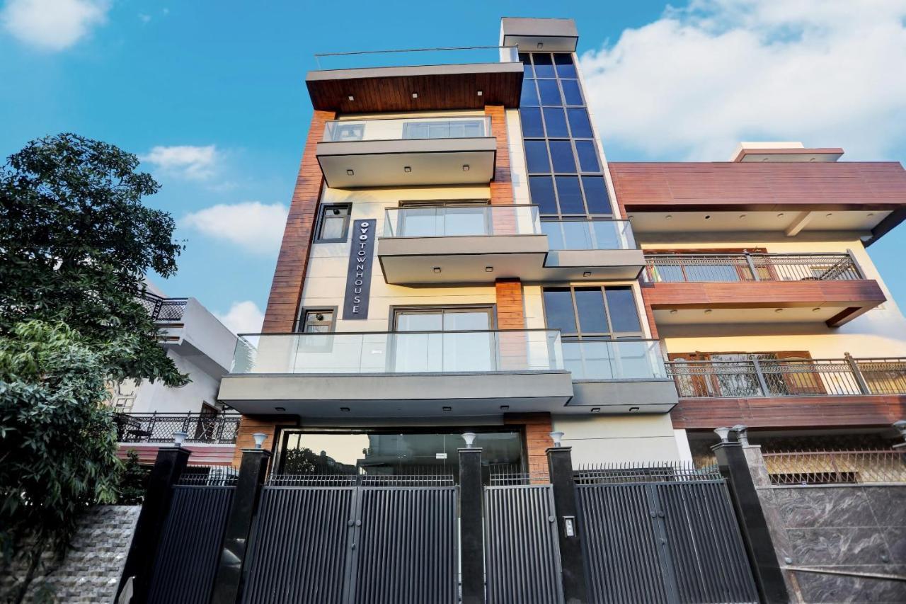 Townhouse Xanthe Hotel Noida Ngoại thất bức ảnh