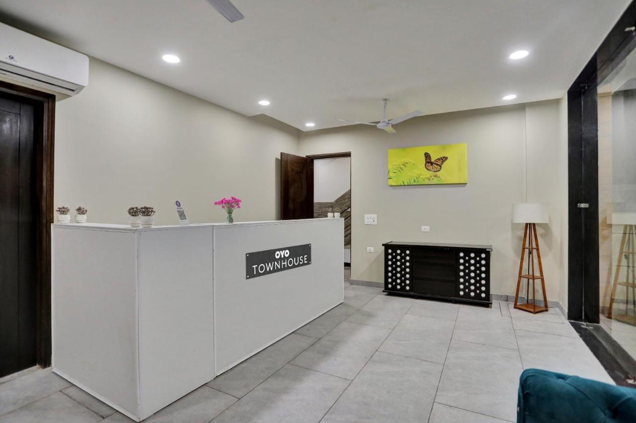 Townhouse Xanthe Hotel Noida Ngoại thất bức ảnh