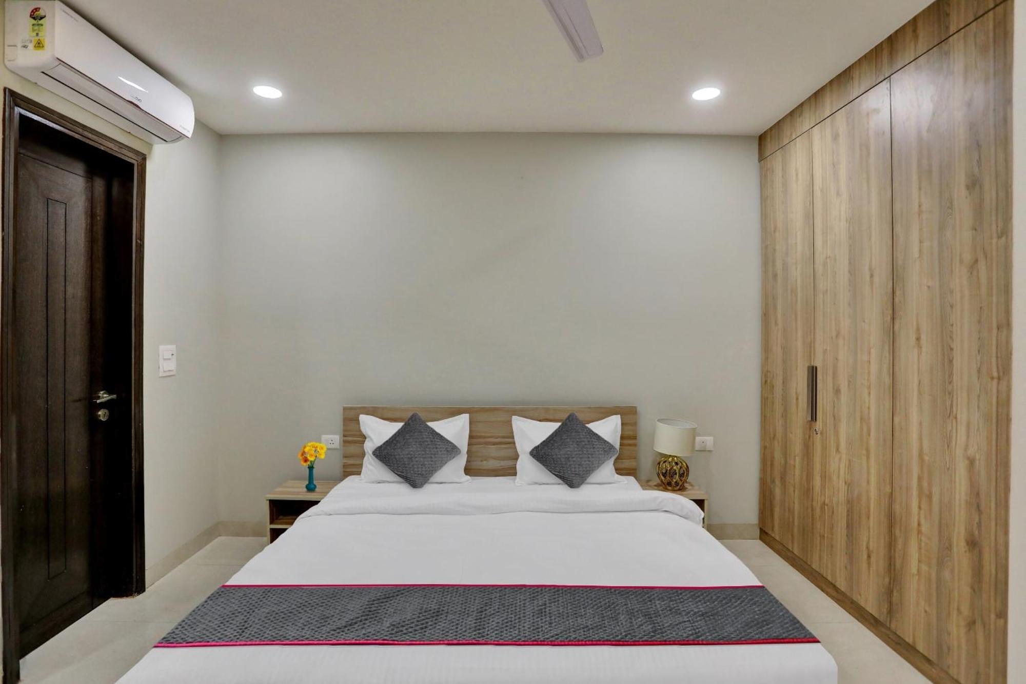 Townhouse Xanthe Hotel Noida Ngoại thất bức ảnh