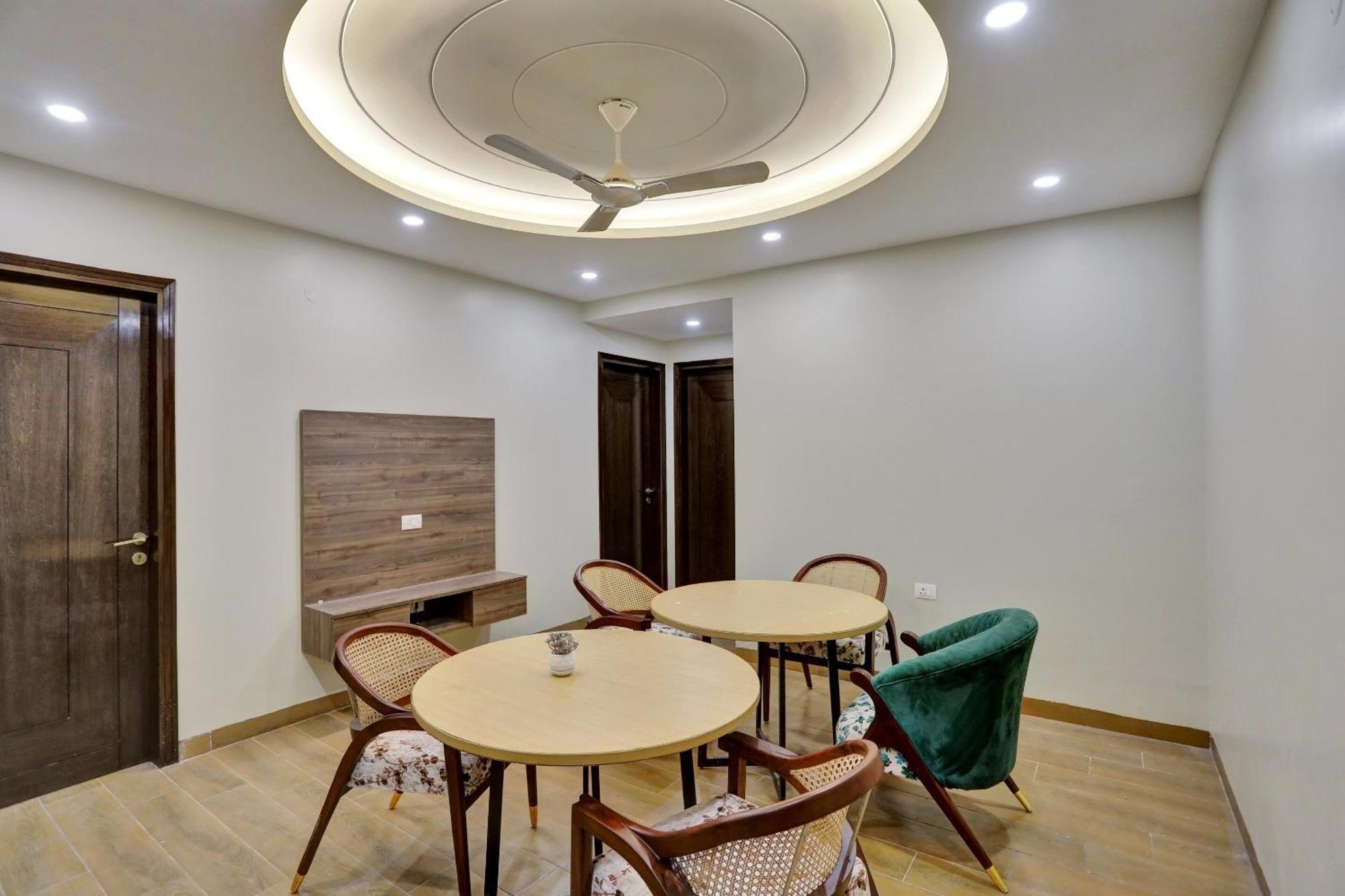 Townhouse Xanthe Hotel Noida Ngoại thất bức ảnh