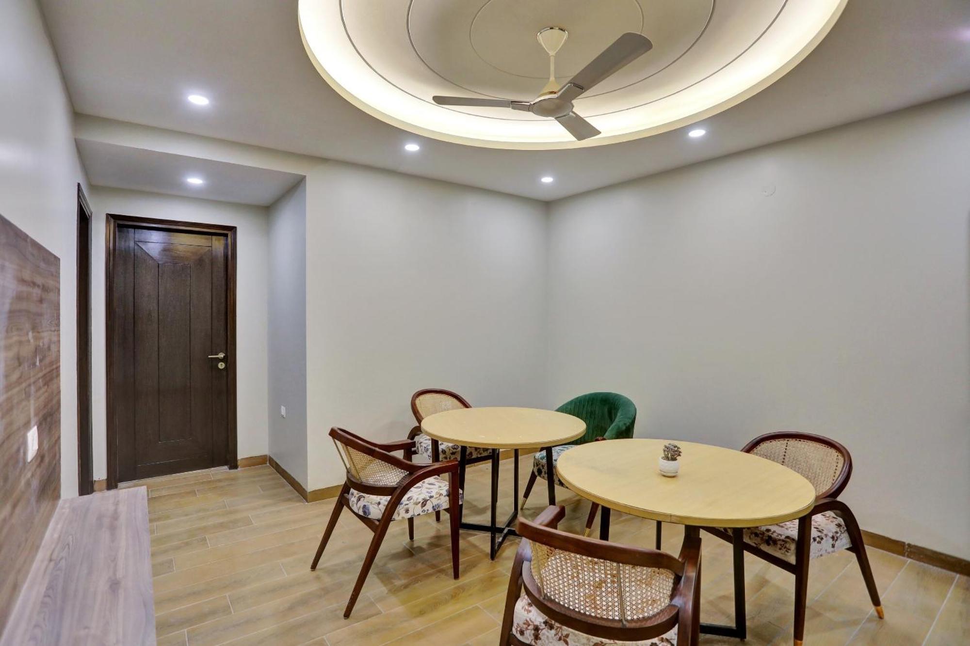 Townhouse Xanthe Hotel Noida Ngoại thất bức ảnh